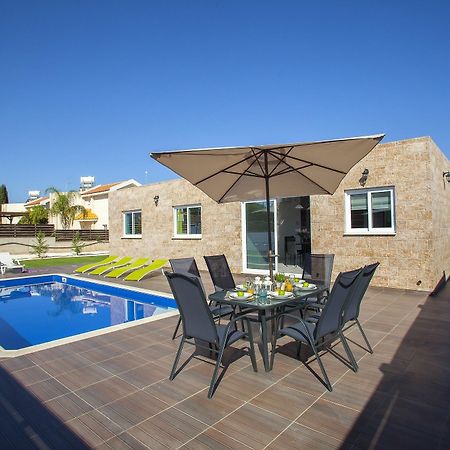 Protaras Villa Hollywood ภายนอก รูปภาพ