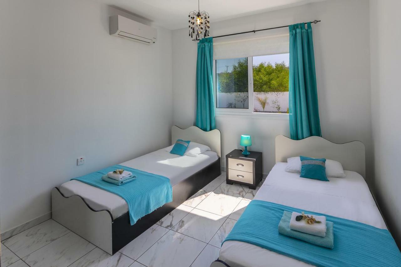 Protaras Villa Hollywood ภายนอก รูปภาพ