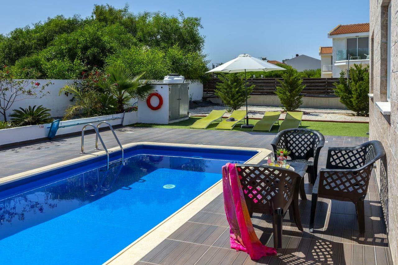 Protaras Villa Hollywood ภายนอก รูปภาพ