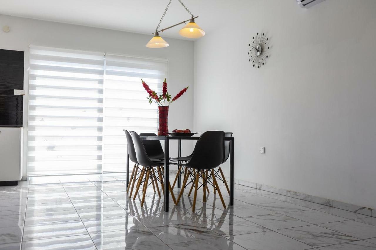 Protaras Villa Hollywood ภายนอก รูปภาพ