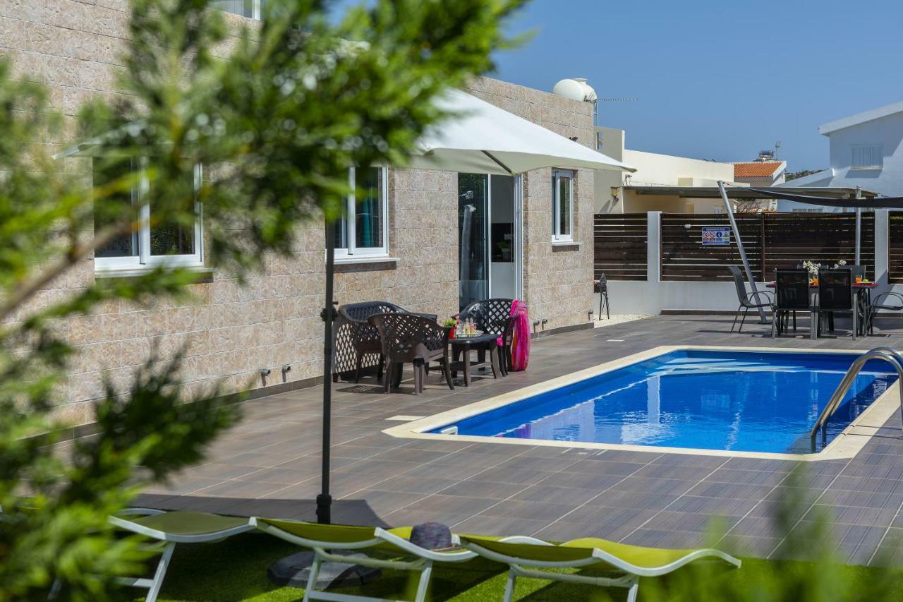 Protaras Villa Hollywood ภายนอก รูปภาพ