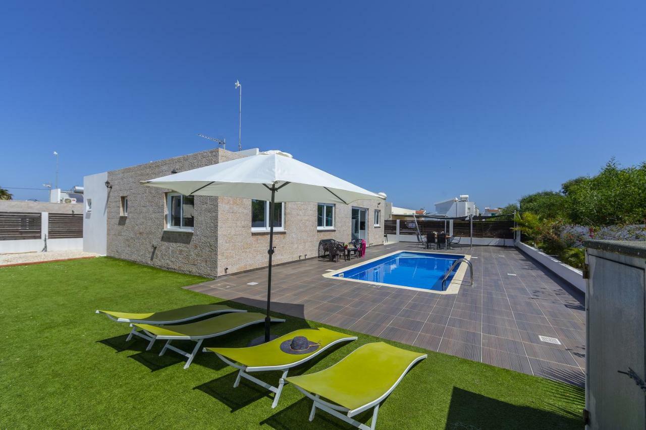 Protaras Villa Hollywood ภายนอก รูปภาพ