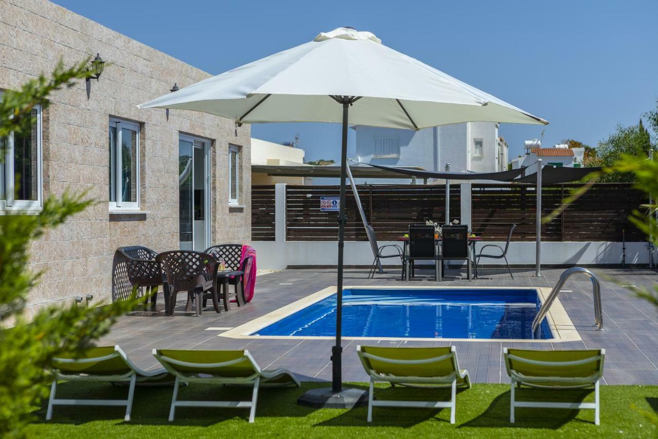 Protaras Villa Hollywood ภายนอก รูปภาพ