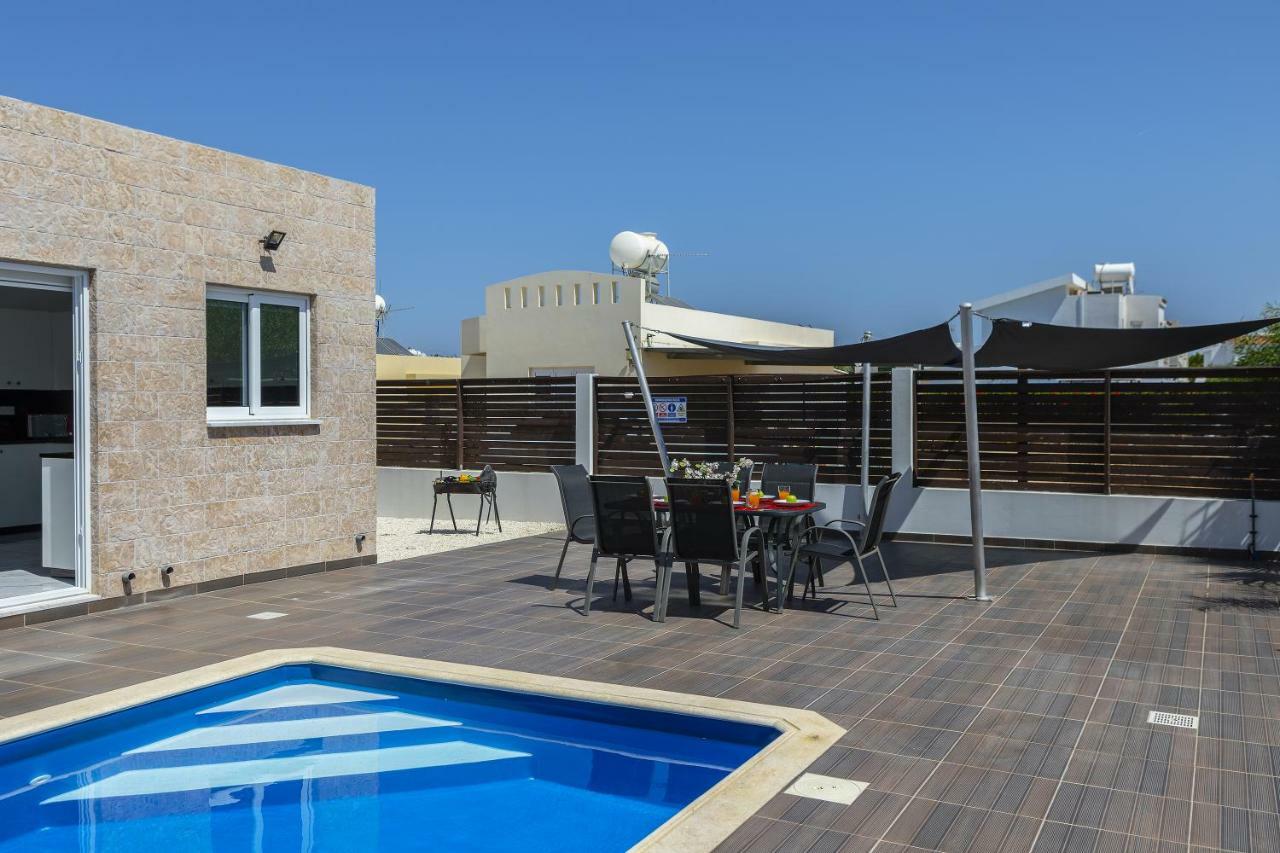 Protaras Villa Hollywood ภายนอก รูปภาพ
