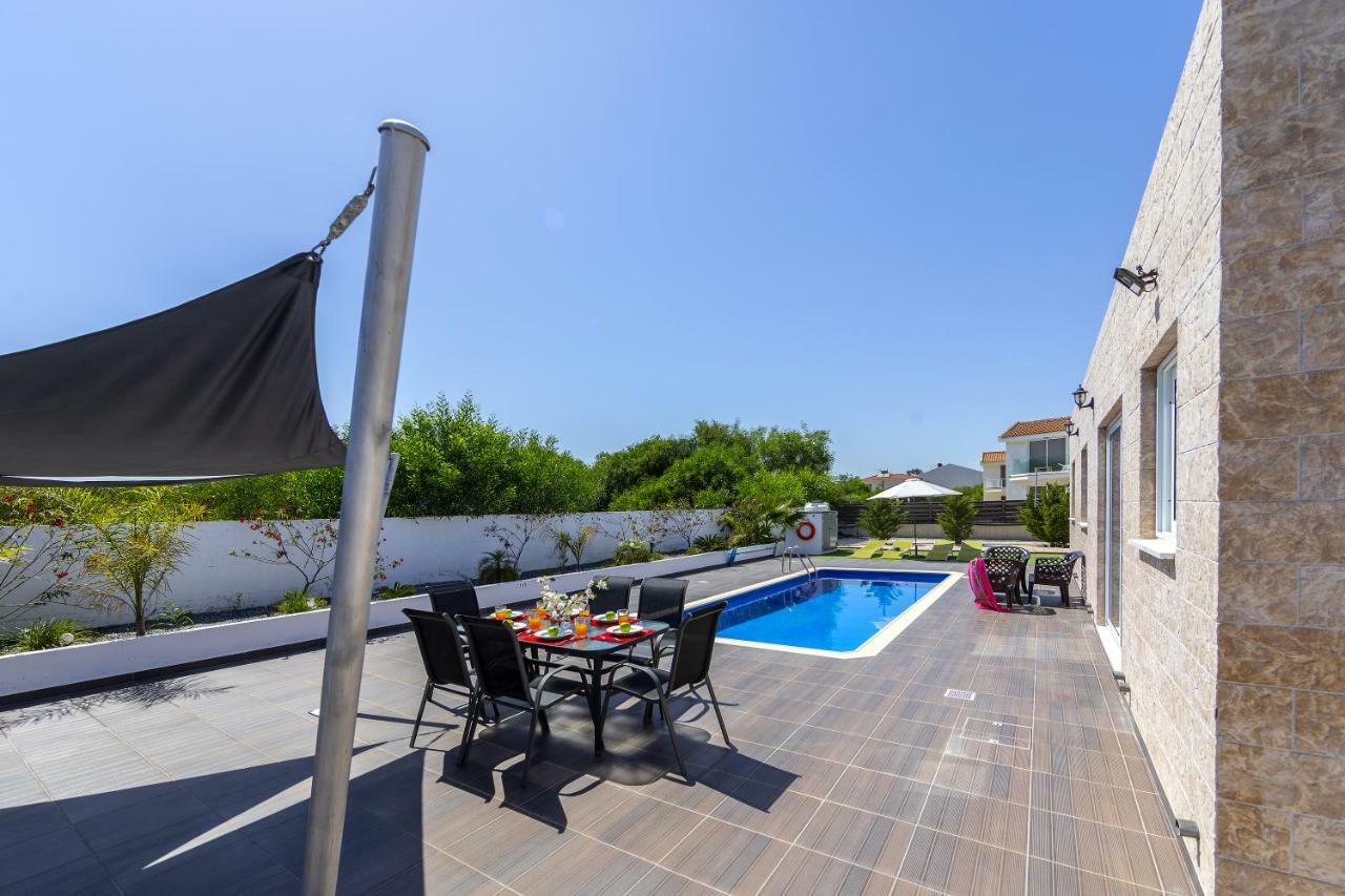 Protaras Villa Hollywood ภายนอก รูปภาพ