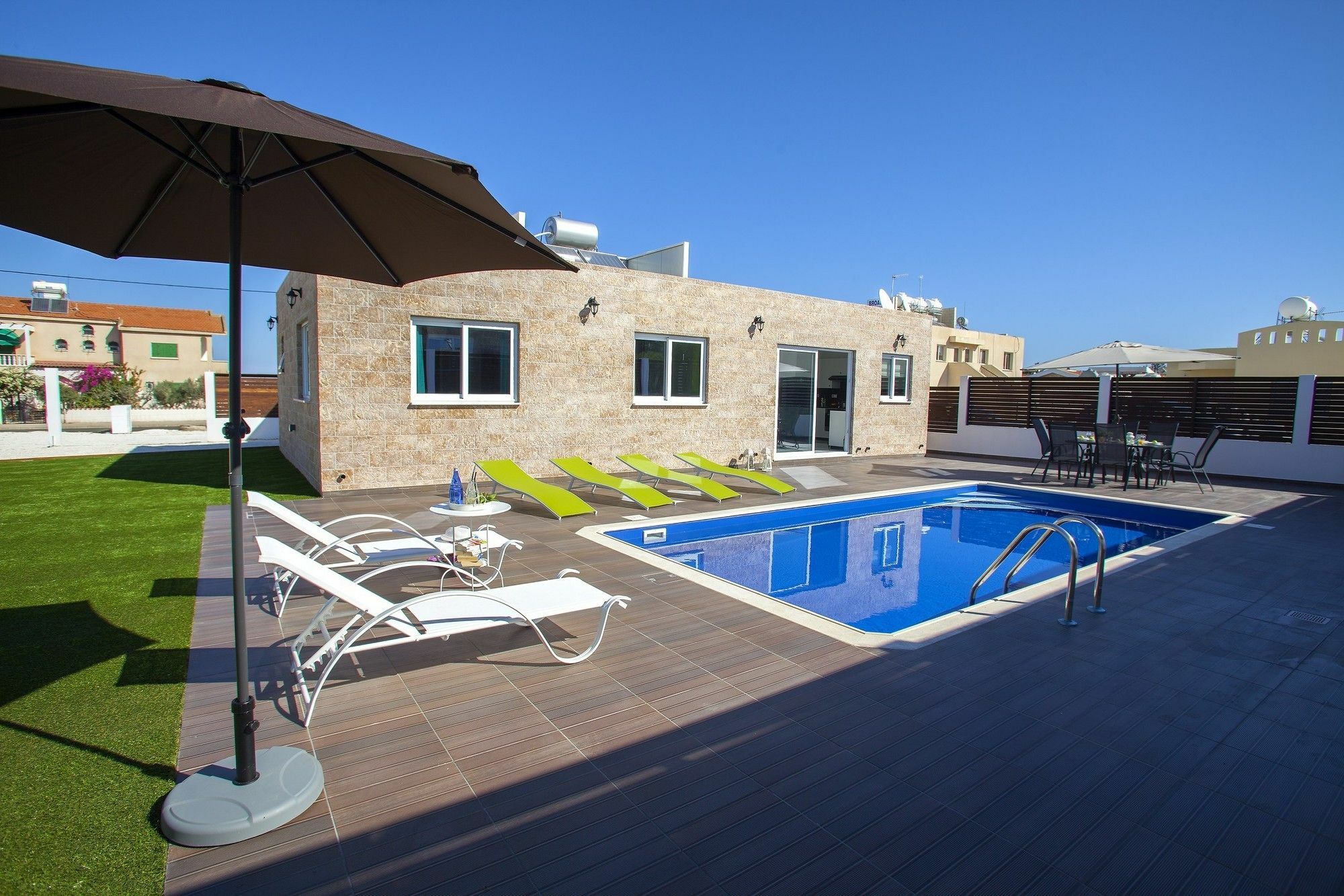 Protaras Villa Hollywood ภายนอก รูปภาพ